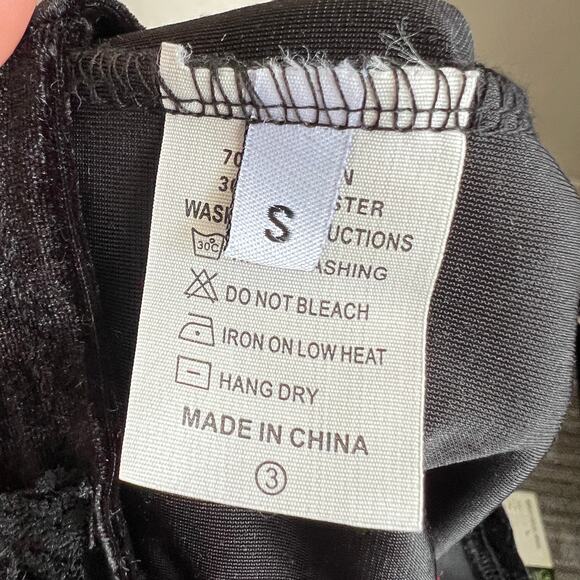 Red Velvet Puff Sleeve Top Victorian Gothic Romantic Vampire Whimsigoth Small - Picture 3 of 6